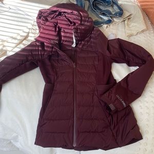 Lulu lemon size 4 burgundy puffer